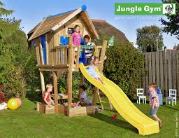 Mit einer qualitativ hochwertigen schaukel, einem kinderspielhaus auf stelzen, sandkasten oder spielturm in verspielten designs möchten wir familien einen fantasiereichen abenteuerspielplatz direkt in den garten zaubern. Stelzenhaus Crazy Playhouse Cxl Jungle Gym Holz Heider