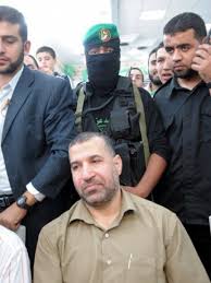 إسرائيل تعد (خطة واسعة) لضرب حي الرمال بغزة وتبحث عن يحيى السنوار ومحمد الضيف. Ø£Ù„Ø¨ÙˆÙ… Ø§Ù„ØµÙˆØ± ÙƒØªØ§Ø¦Ø¨ Ø§Ù„Ø´Ù‡ÙŠØ¯ Ø¹Ø² Ø§Ù„Ø¯ÙŠÙ† Ø§Ù„Ù‚Ø³Ø§Ù…