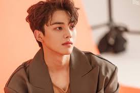 Welcome to /r/hkdramas, where you can discuss anything related to hong kong dramas and movies. Song Kang Talks To Star As Lead In New Webtoon Based Drama Starbiz Net