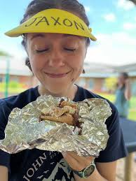 We love this sweet post from principal Mrs. Elin Reuben about all of the  end-of-the year fun at Mabel School!! 💙 Lots of wonderful memories being  made and celebrations between students and