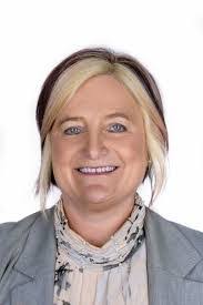 Beth Cochran's Instagram, Twitter & Facebook