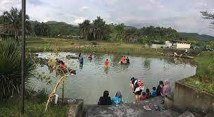 Air di kolam ini sudah normal, tidak terlalu panas ataupun terlalu dingin dan kolam ini khusus orang dewasa saja. Siapa Sangka Tempat Sampah Haram Kini Jadi Kolam Air Panas Terkenal
