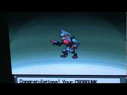 shiny croagunk evolves into shiny toxicroak