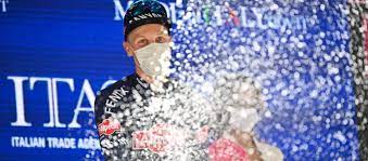 Belgian tim merlier won the second stage of the giro d'italia in a sprint finish, while irish duo dan martin and nicolas roche were 64th. Tim Merlier Gewinnt Die 2 Etappe Des Giro D Italia