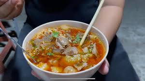 Ingin menyantap bakso aci kuah pedas namun malas ke luar rumah? Kuah Pedas Pentol Ini Bikin Orang Balik Lagi Hobby Makan