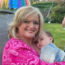 I'm looking for recommendations for good scissors to cut through denim.  Does anyone use electric scissors?