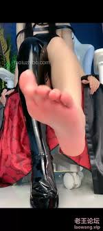 VINNIE维妮》精选COS 足控红绿灯寸止合集[4v-4.3GB] | 精选Porn