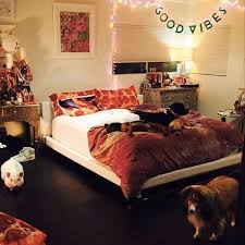 No One Does Diy Crafting Like Miley Cyrus Bedroom Styles Fashion Room Miley