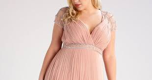 En ce jour si spécial ! 10 Robes Grande Taille De Ceremonies Pour Mariage Nude Et Rose Poudre