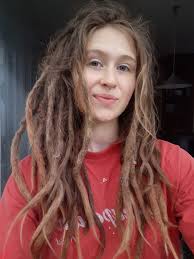 Hi! I am Elena and live half in Salzburg/Austria and half in Friuli/Italy.  As a Blogger and Journalist I travel most of the time alone but I am always  interested in meeting