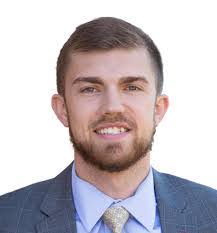 Kim Hendry's Instagram, Twitter & Facebook