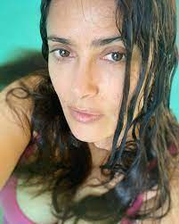 Born salma valgarma hayek jiménez; Wow Pic So Toll Sieht Salma Hayek Ungeschminkt Aus Promiflash De