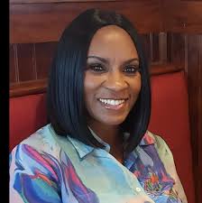 Edna Hursey's Instagram, Twitter & Facebook