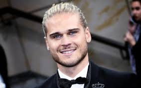 Rurik gislason's bio is filled with personal and professional info. Let S Dance Rurik Gislason Zeigt Sein Unerwartetes Talent