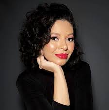 Marion Cushman's Instagram, Twitter & Facebook