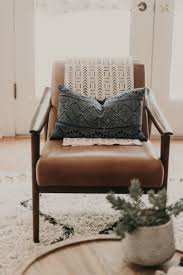 Tour A Space That Blends Bohemian Details With A Modern Farmhouse In 2020 Accent Chairs For Living Room Blue Accent Chairs Comfy Accent Chairs