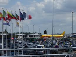 With its beautiful boulevards and thriving city center, bordeaux is a city which you'll quickly come to appreciate during your time there. Succes De L Aeroport Bordeaux Merignac Les Bons Plans Bordeaux