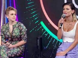 Hoje convidei ninguém mais ninguém menos que a diretora deste canal, marcella rica, para fazer uma das tags mais polêmicas desse youtube. Marcella Rica E Vitoria Strada Anunciam O Noivado No Faustao Privilegio 21 02 2021 Uol Tv E Famosos