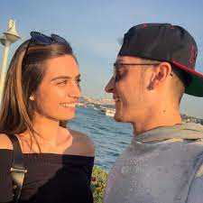 Mesut ozil is of third generation, that means he was born in germany and his parents were also born and raised in germany. Mesut Ozil S Wife Amine Gulse Is A Model And Former Miss Turkey Who Survived Horror Mugging With Ex Arsenal Star