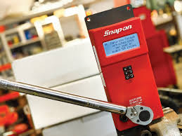 It is safe to say that a torque wrench is one of the most overlooked tools we own. Choosing A Torque Wrench Articles Grassroots Motorsports
