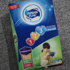 Susu bubuk, dilengkapi dengan gizzicompli, mengandung protein, omega 3, omega 6, 13 vitamin dan 8 mineral untuk bantu dukung tumbuh kembang si kecil. Susu Bendera Frisian Flag 123 800 Grm Rasa Madu Vanila Lazada Indonesia