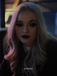 Danielle Malcolm's Instagram, Twitter & Facebook