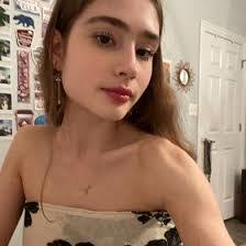 Ella Almer's Instagram, Twitter & Facebook