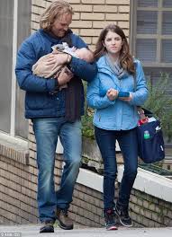 Hawn and russell get hollywood stars. Anna Kendrick And Wyatt Russell Cradle Infant On Table 19 Set Daily Mail Online