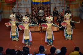 BALI ART CENTRE: Pementasan Tari Pelegongan
