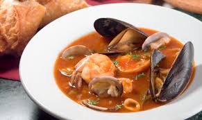 La bouillabaisse è la zuppa di pesce provenzale (marsiglia ne è la patria incontestata), il cui nome. Bouillabaisse La Zuppa Francese Che Profuma Di Mare