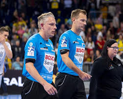 In der englischen premier league, die in sachen. Schulze Tonnies Pfeifen Topspiel Die Schiedsrichter Ansetzungen Der 1 Handball Bundesliga