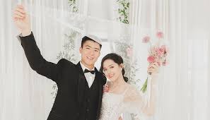 Duy mạnh cho hay sau trận chung kết giải u23 châu á, anh rất xúc động. Nhin Láº¡i Cháº·ng Ä'Æ°á»ng Yeu Cá»§a Cáº§u Thá»§ Duy Máº¡nh Va Vá»£ Sáº¯p CÆ°á»›i