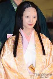 画像1 17 剛力彩芽 まろ眉で姫に変身 私のことを見てくれてるんだな 歴史的な服装 日本美人 ひめ
