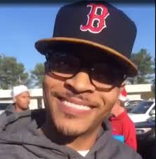 T.I. brings Christmas cheer to halfway house where he was once in custody