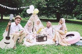 Read more foto tahunan tema maskulin : Foto Tahunan Tema Maskulin Style Hijab Untuk Foto Buku Tahunan Gaya Foto Predatorsound