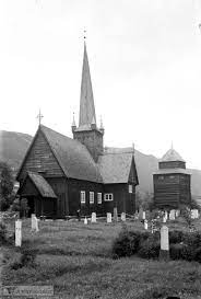 I veggene er det flere steder gjenbruk av dekorerte portaler og veggplanker med arkader og. 38 Stavkirke Ideas Norway Norse Church