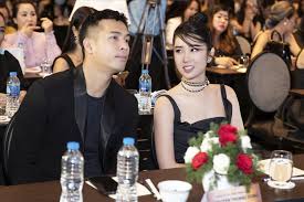 Không chỉ thường xuyên hẹn hò riêng, thúy ngân và trương thế vinh còn mang đồng hồ đôi nữa nhé. Thuy Ngan Noi Gi Khi TrÆ°á»ng Giang Lien Tá»¥c Ghep Cáº·p Vá»›i TrÆ°Æ¡ng Tháº¿ Vinh Lao Ä'á»™ng Tráº» Tin Tá»©c Má»›i Nháº¥t Danh Cho Cong Nhan Lao Ä'á»™ng Tráº»