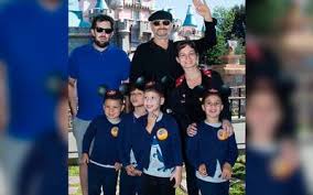 Miguel bosé reaparece para hablar de la pandemia, la muerte de su madre y otras polémicas que han rondado su vida. Miguel Bose Evita Extorsion Y Revela La Identidad De Sus Hijos El Sol De Puebla Noticias Locales Policiacas Sobre Mexico Puebla Y El Mundo
