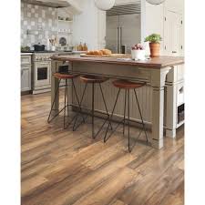 Laminate flooring at menards® que cache l'ours polaire de frédéric : Mohawk Aromorcraft Herald 7 1 2 X 47 1 4 Laminate Flooring 22 09 Sq Ft Ctn At Menards