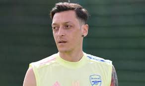 Mesut ozil's current contract keeps him at arsenal until 2021 and pays him an estimated $24 million annually. Arsenal Star Mesut Ozil Reaches Agreement To Join Fenerbahce On Long Term Deal Football Sport Express Co Uk