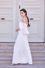 Es muy común que por considerar la ceremonia religiosa mucho más importante la elección del vestido para la la fecha de la boda civil muchas veces se ve opacada por la celebración de la boda religiosa, sin embargo no debe dejar de observarse que esta. Vestidos De Novia Para Boda Civil Moda Stylelovely