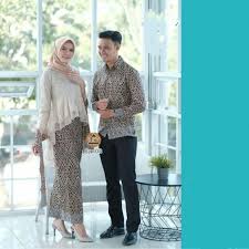 Berikut contoh susunan acara yang biasanya dibaca oleh pembawa acara dalam bentuk teks mc untuk acara pernikahan, lamaran, perpisahan dan sebagainya. Jual Couple Kebaya Modern Setelan Rok Batik Wanita Baju Cople Kondangan Cream 2 Kota Pekalongan Kasengsem Batik Tokopedia