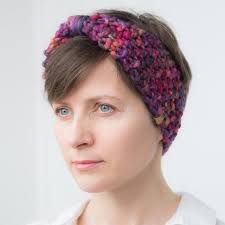 2,620 Beautiful Violet Knitted Toys Fotos de stock