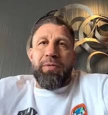 Ilia Topuria's longtime coach holds no ill will towards his former fighter