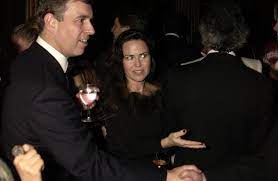 The social network is een film van regisseur david fincher.hij ging in september 2010 in première op het filmfestival van new york.een maand later werd de film voor het grote publiek toegankelijk. Beste Meghan Weet Waar Je Aan Begint Beau Monde