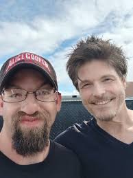 Crossfade lead singer meets fans at music event