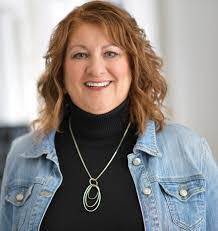 Candice Mueller's Instagram, Twitter & Facebook