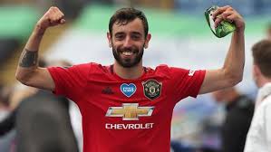 Bruno fernandes is named pl player of the month for december—his 4th award since joining manchester united last january he now has as many potm awards as: A Bola Bruno Fernandes Eleito Novamente Futebolista Do Ano Manchester United