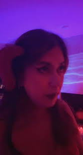 Larissa Faulkner's Instagram, Twitter & Facebook