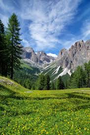 Paysage de montagne nocturne avec tente éclairée. Decouvrez Les 10 Activites A Pratiquer A La Montagne En Ete C Giampaolo555 Pixabay Photo Paysage Magnifique Paysage Magnifique Montagne Paysage Montagne